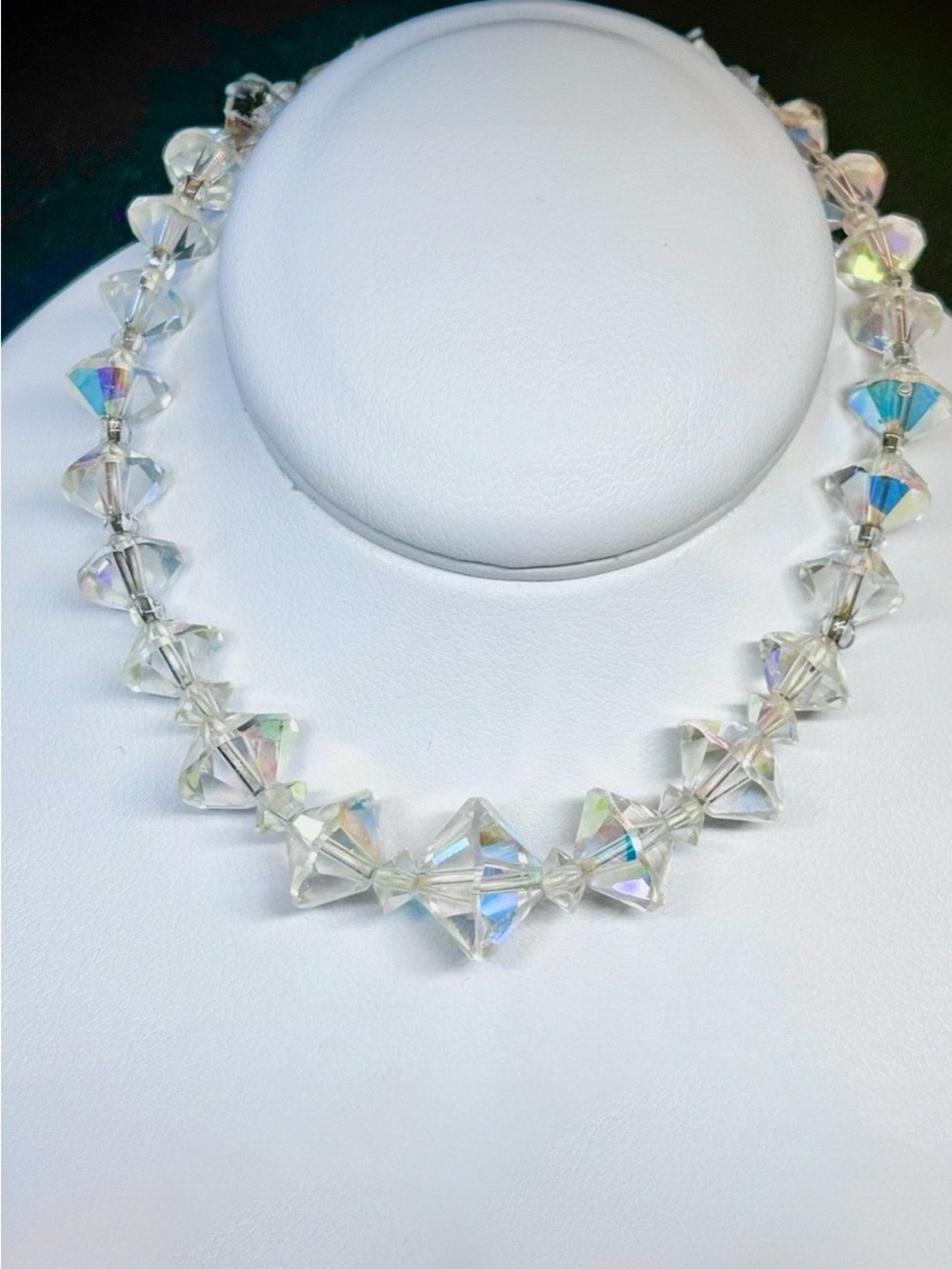VINTAGE 1950s Aurora Borealis Crystal Choker Graduated Bead